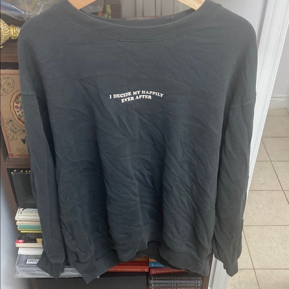 Uniqlo Disney Black Crewneck Sweater Casual Knit - Picture 2 of 6